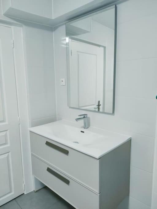 # Appartement Charmant 75 M2 Parking Gratuit โอแบร์เน ภายนอก รูปภาพ