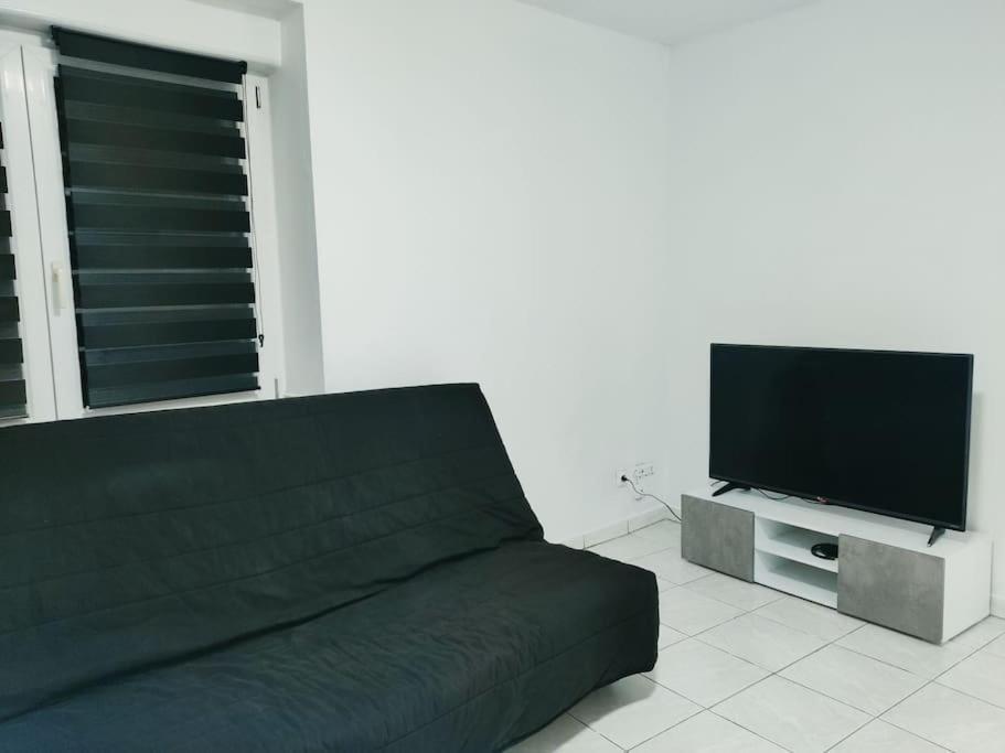 # Appartement Charmant 75 M2 Parking Gratuit โอแบร์เน ภายนอก รูปภาพ
